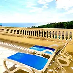 Sandalia Villa *